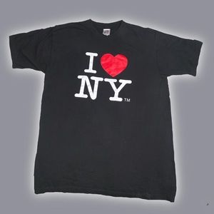 Original “I HEART NY” T-shirt! XL in good conditions. w material and 100% cotton